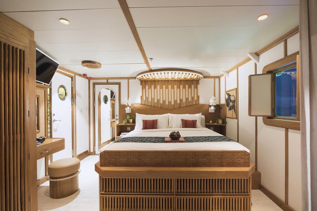 King-size beds or two twins configuration